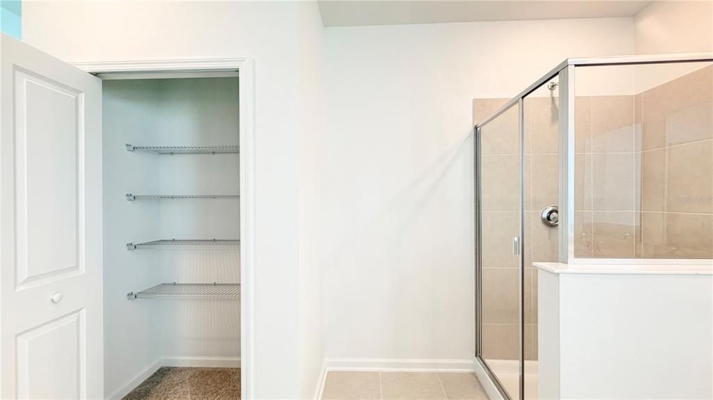 For Rent: $3,500 (6 beds, 3 baths, 2643 Square Feet)