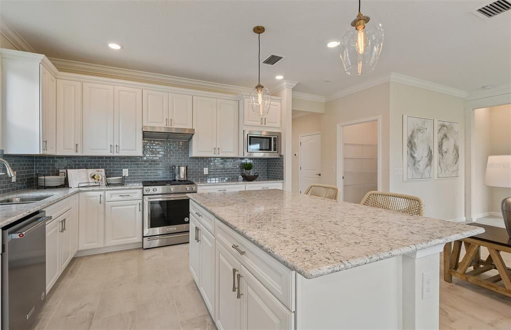 For Sale: $639,620 (2 beds, 2 baths, 1827 Square Feet)