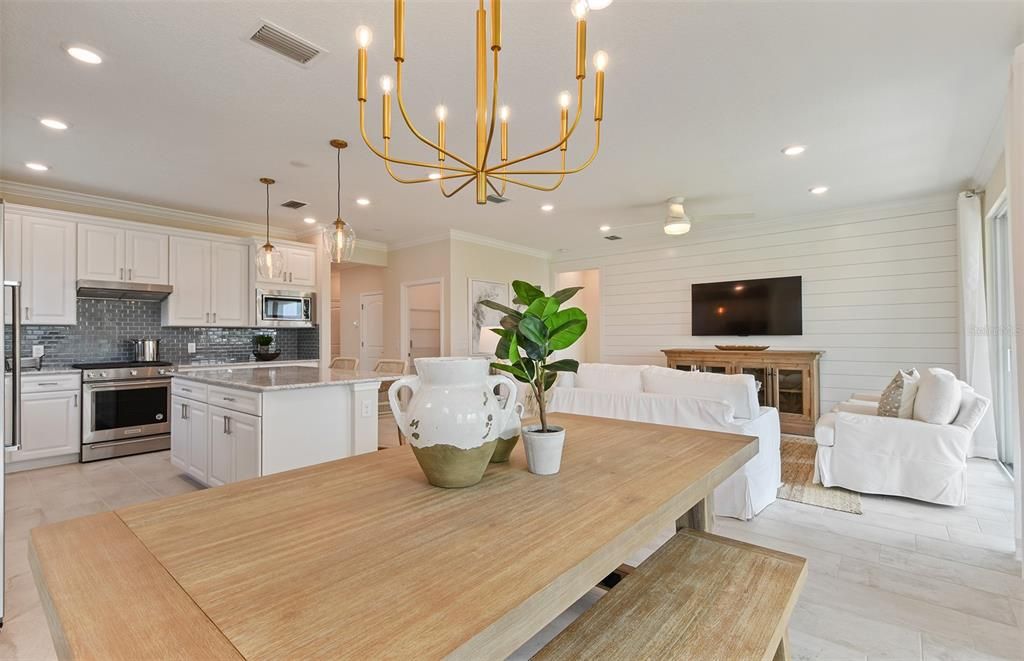 For Sale: $639,620 (2 beds, 2 baths, 1827 Square Feet)