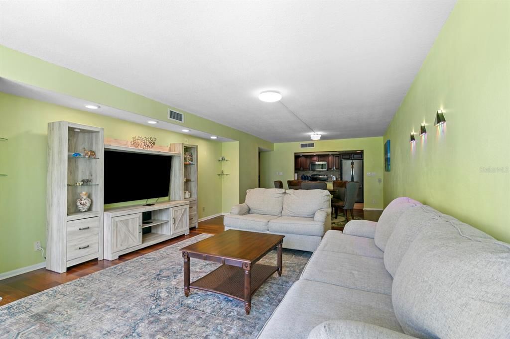 В аренду: $3,450 (2 спален, 2 ванн, 1392 Квадратных фут)