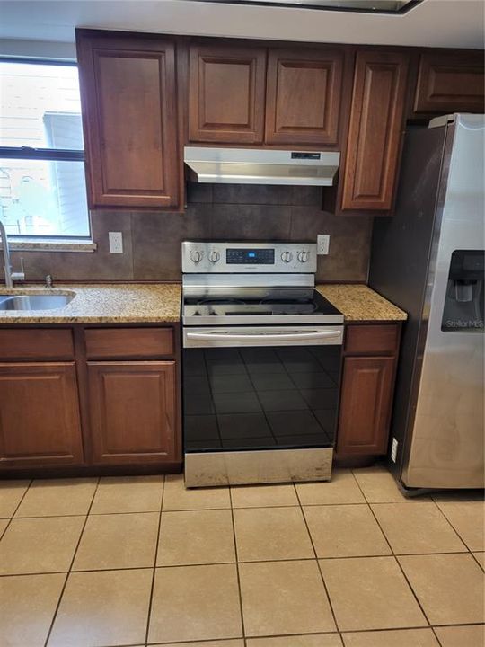 For Sale: $258,000 (3 beds, 2 baths, 1560 Square Feet)