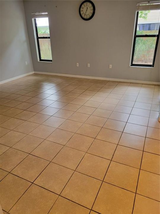 For Sale: $258,000 (3 beds, 2 baths, 1560 Square Feet)