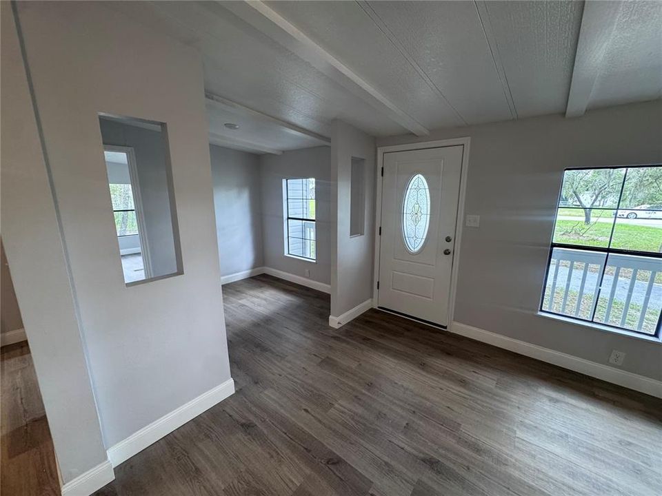 For Sale: $229,900 (3 beds, 2 baths, 1350 Square Feet)