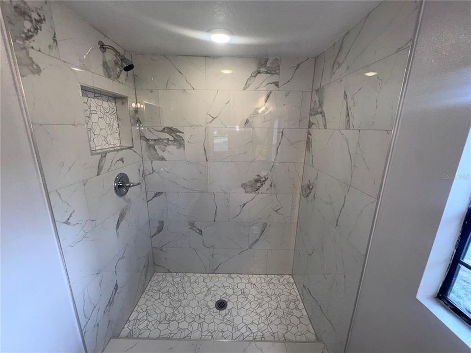 For Sale: $229,900 (3 beds, 2 baths, 1350 Square Feet)