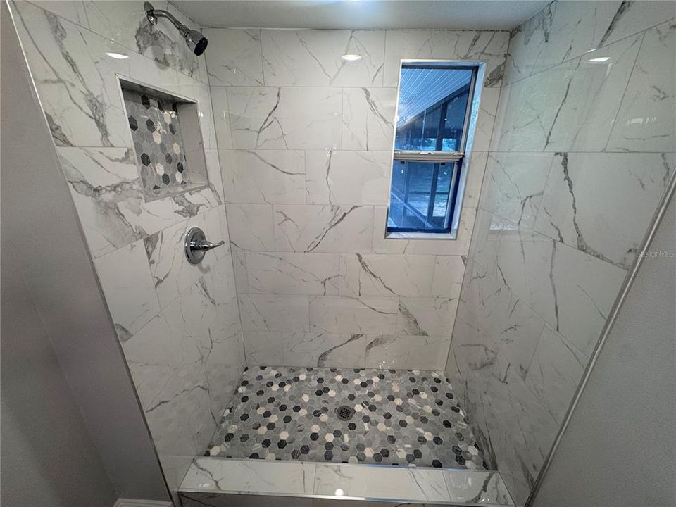 For Sale: $229,900 (3 beds, 2 baths, 1350 Square Feet)