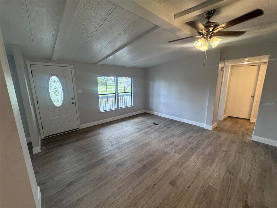 For Sale: $229,900 (3 beds, 2 baths, 1350 Square Feet)