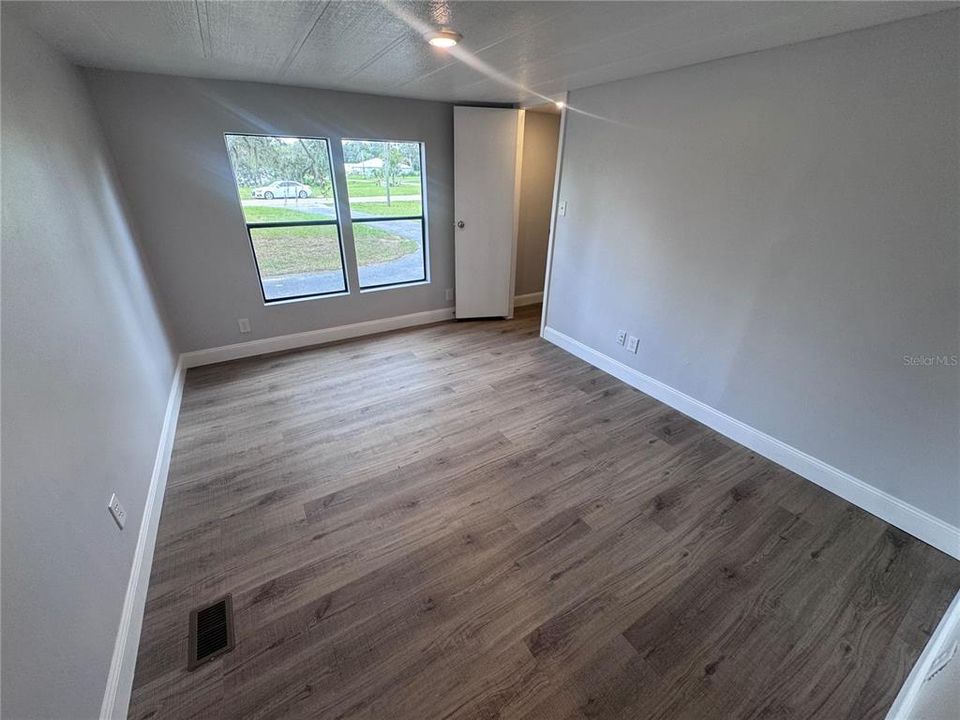 For Sale: $229,900 (3 beds, 2 baths, 1350 Square Feet)