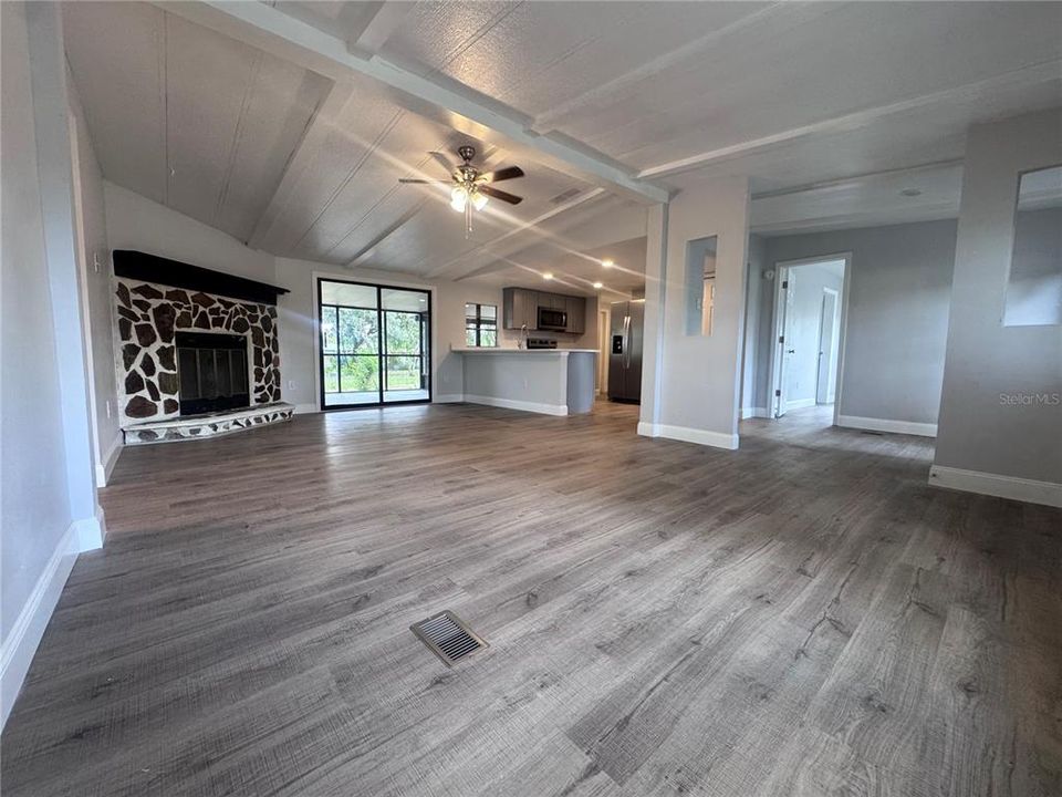 For Sale: $229,900 (3 beds, 2 baths, 1350 Square Feet)