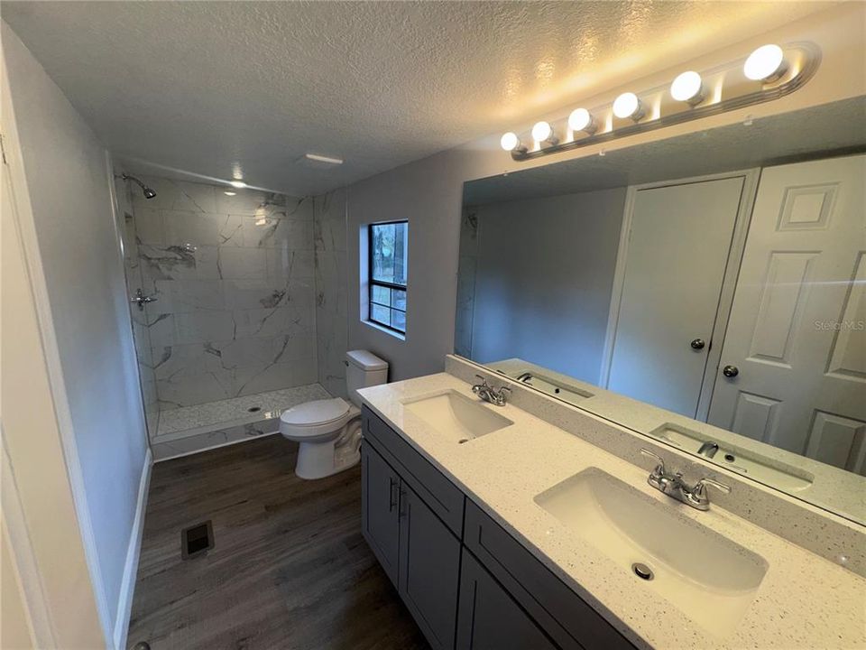 For Sale: $229,900 (3 beds, 2 baths, 1350 Square Feet)