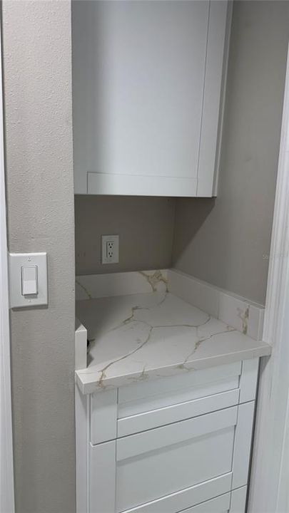 В аренду: $2,300 (1 спален, 1 ванн, 700 Квадратных фут)