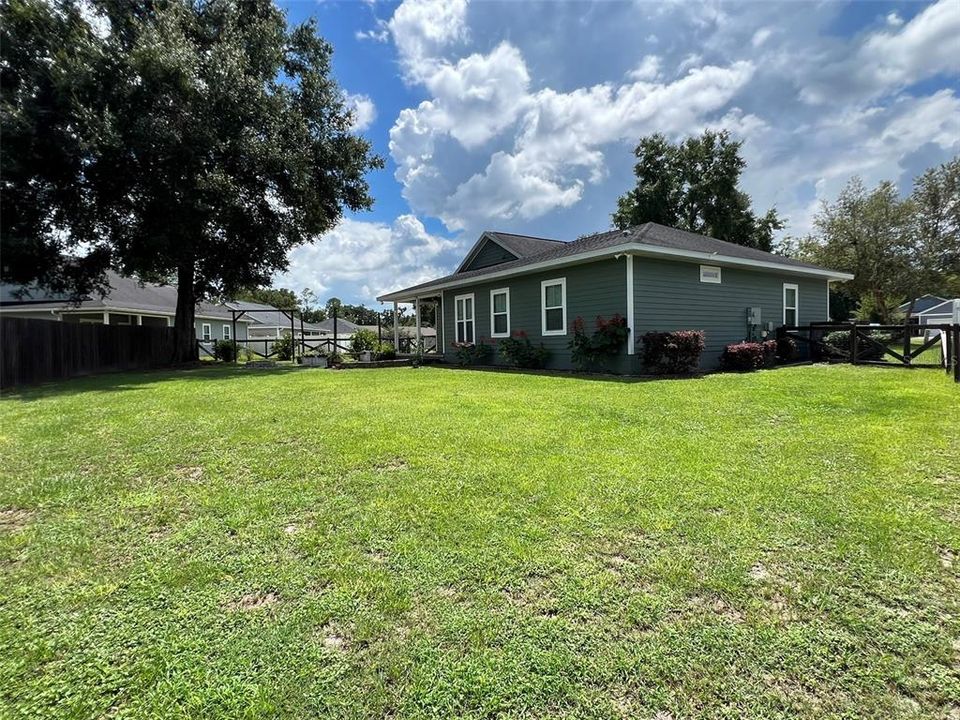 For Sale: $280,000 (3 beds, 2 baths, 1330 Square Feet)