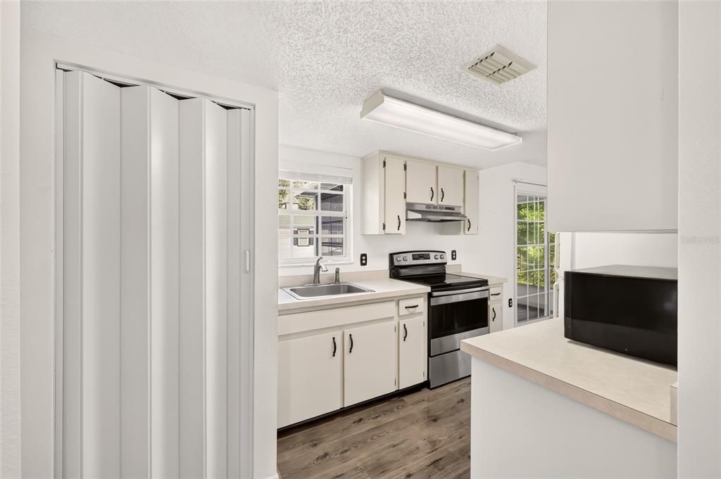For Sale: $117,500 (2 beds, 2 baths, 840 Square Feet)