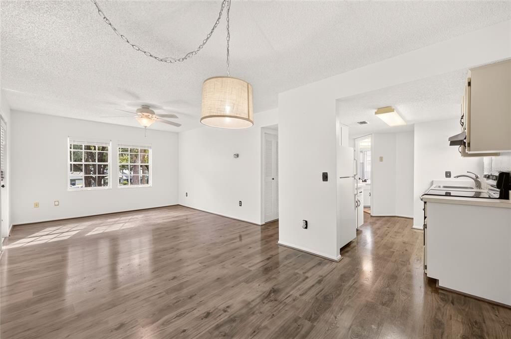 For Sale: $117,500 (2 beds, 2 baths, 840 Square Feet)