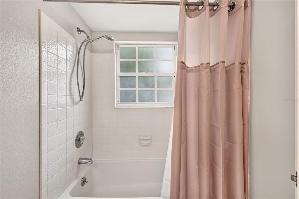 For Sale: $117,500 (2 beds, 2 baths, 840 Square Feet)