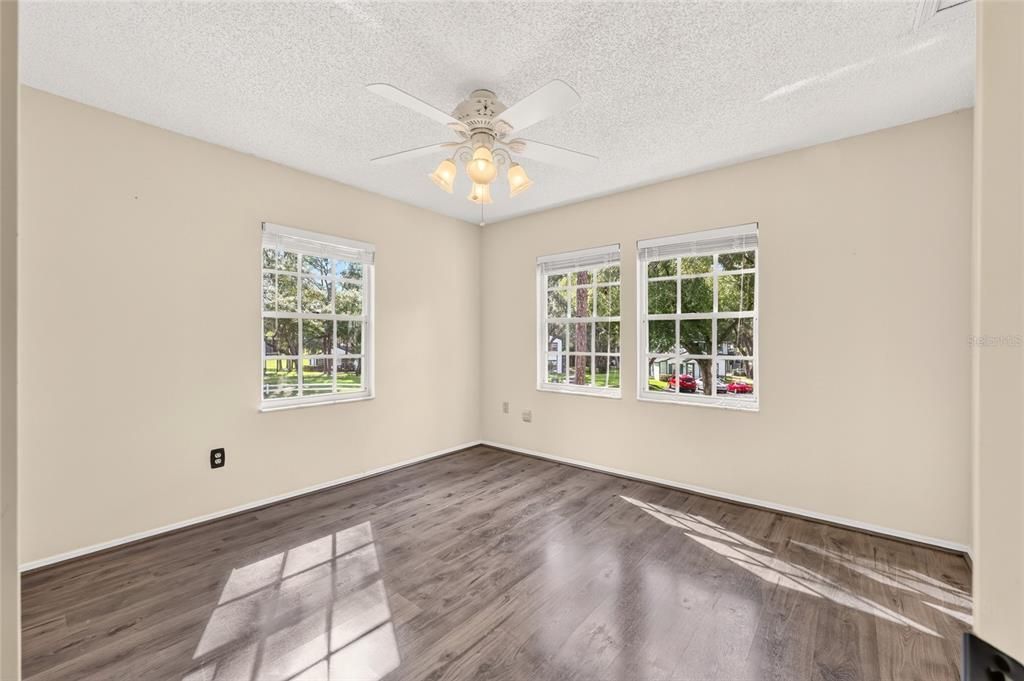 For Sale: $117,500 (2 beds, 2 baths, 840 Square Feet)