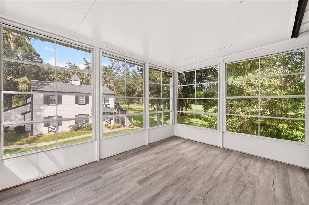 For Sale: $117,500 (2 beds, 2 baths, 840 Square Feet)