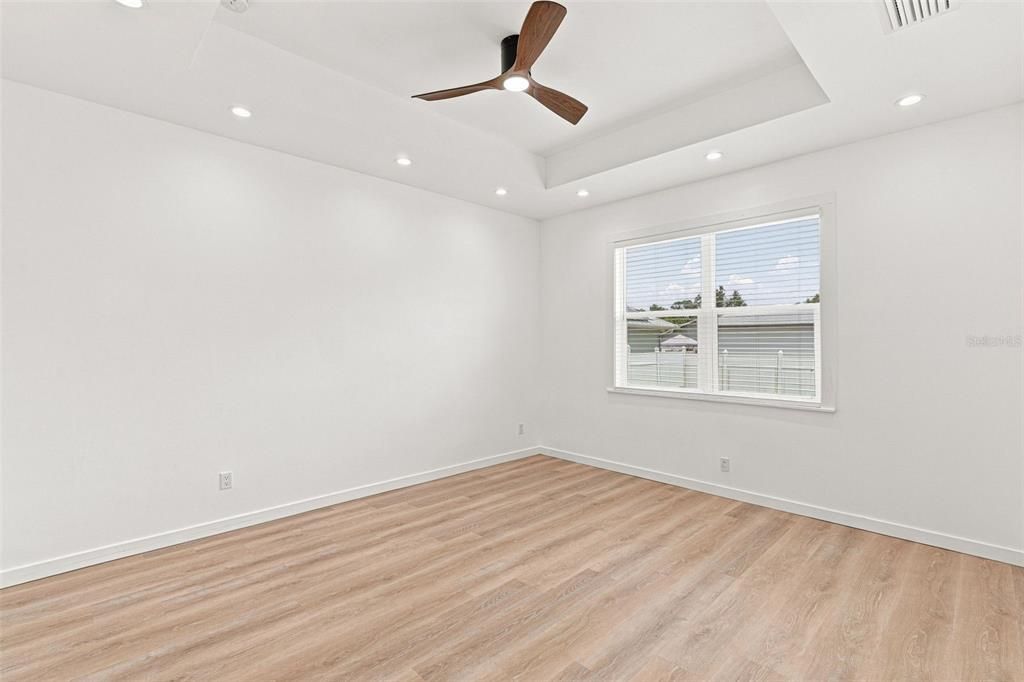 For Sale: $449,000 (3 beds, 2 baths, 1662 Square Feet)