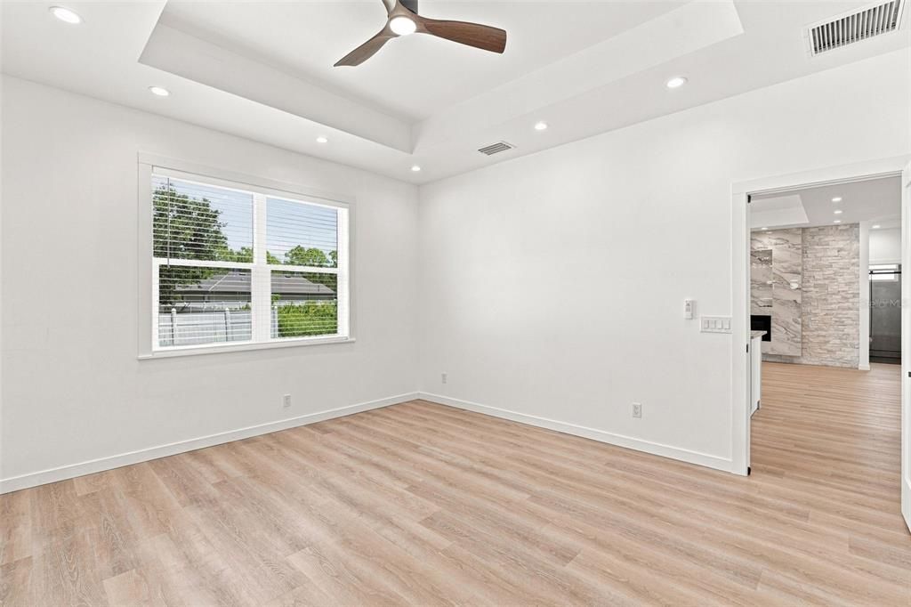 For Sale: $449,000 (3 beds, 2 baths, 1662 Square Feet)