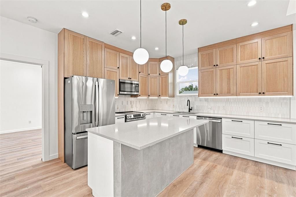 For Sale: $449,000 (3 beds, 2 baths, 1662 Square Feet)