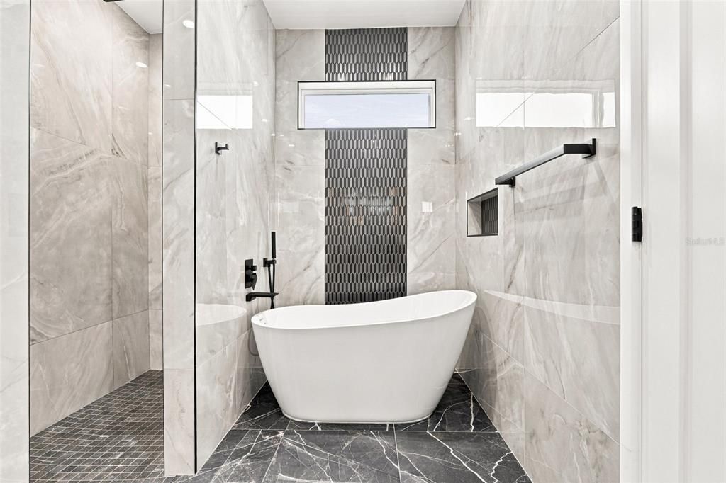 For Sale: $449,000 (3 beds, 2 baths, 1662 Square Feet)