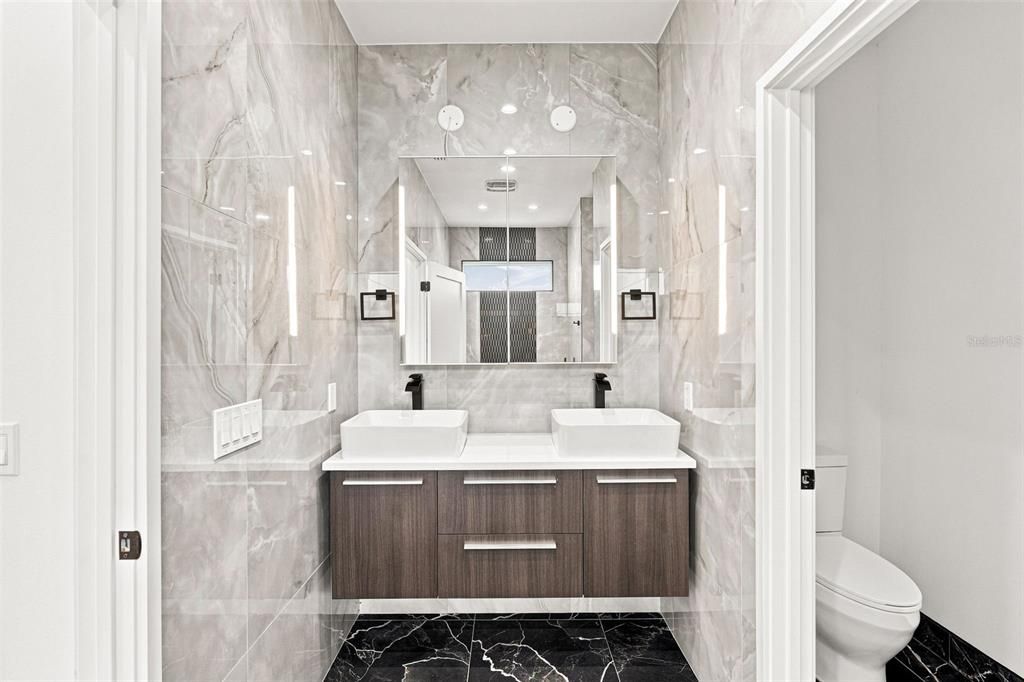 For Sale: $449,000 (3 beds, 2 baths, 1662 Square Feet)