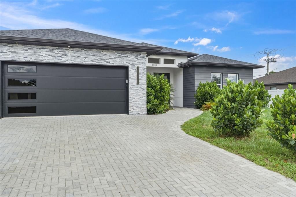 For Sale: $449,000 (3 beds, 2 baths, 1662 Square Feet)