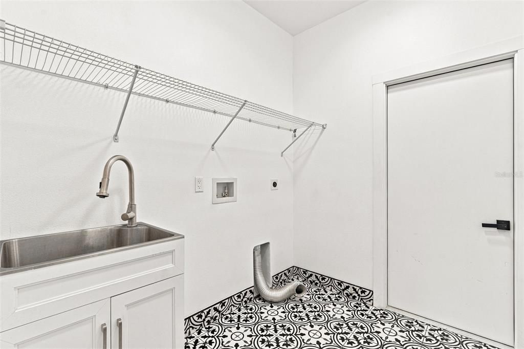 For Sale: $449,000 (3 beds, 2 baths, 1662 Square Feet)