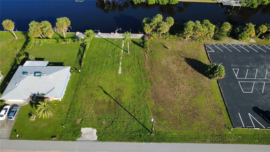 На продажу: $174,900 (0.29 acres)