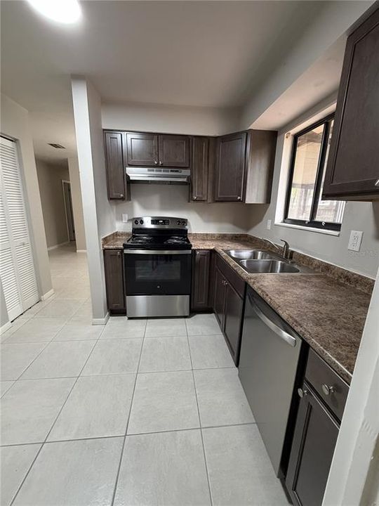 For Rent: $2,000 (3 beds, 2 baths, 1226 Square Feet)