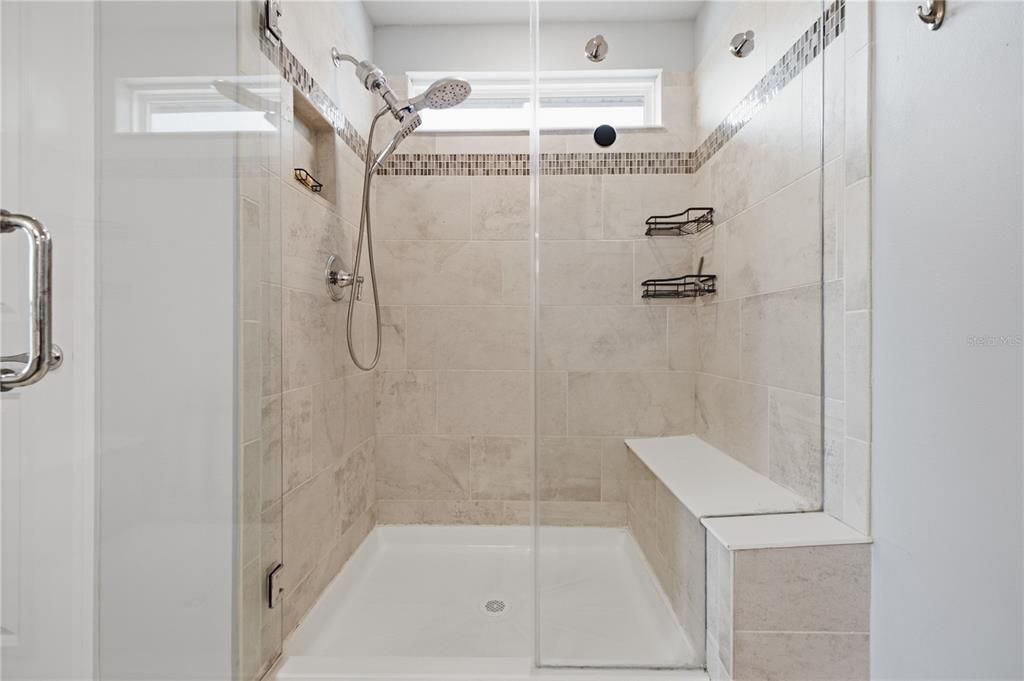 На продажу: $559,900 (5 спален, 3 ванн, 2615 Квадратных фут)