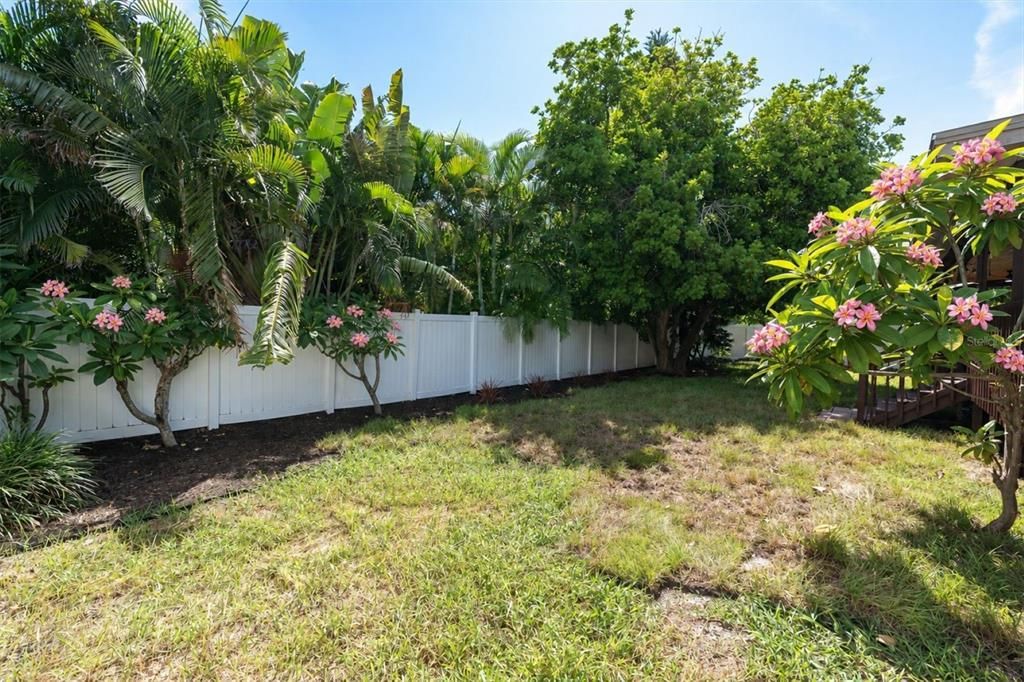 待售: $949,000 (3 贝兹, 2 浴室, 2071 平方英尺)