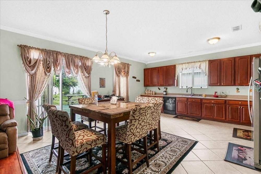 En Venta: $465,000 (4 camas, 3 baños, 3434 Pies cuadrados)