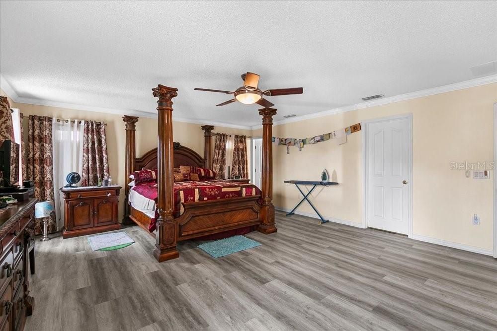 En Venta: $465,000 (4 camas, 3 baños, 3434 Pies cuadrados)