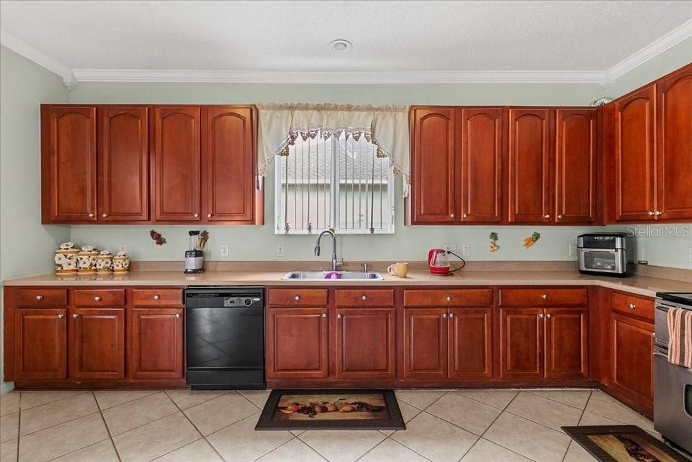 En Venta: $465,000 (4 camas, 3 baños, 3434 Pies cuadrados)