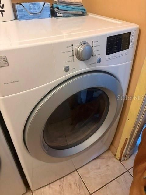待售: $410,000 (3 贝兹, 2 浴室, 2395 平方英尺)