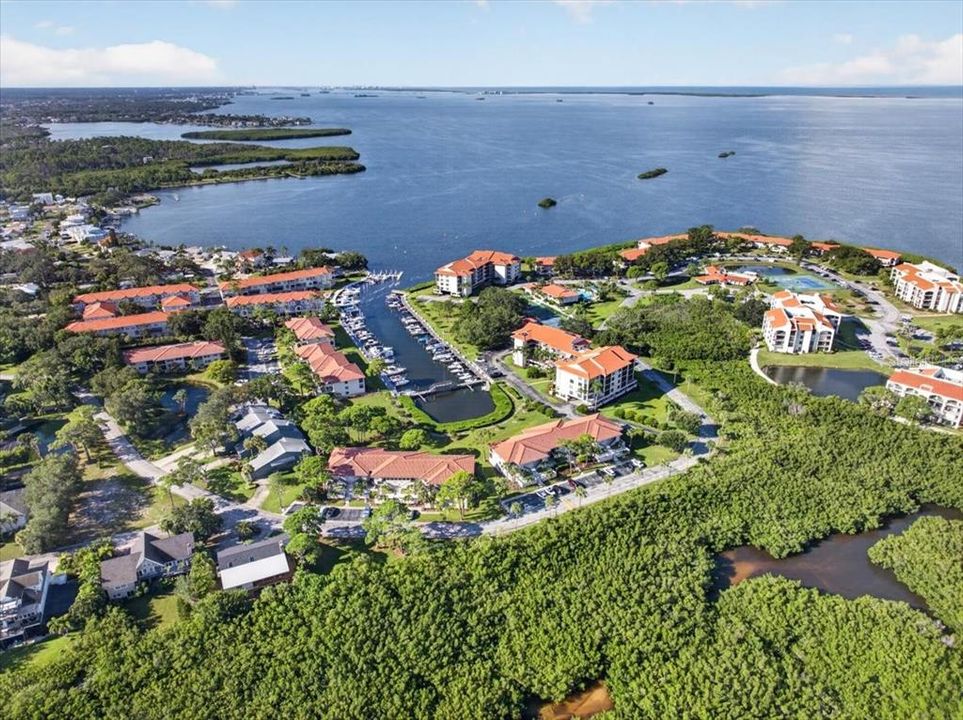 На продажу: $375,000 (2 спален, 2 ванн, 1150 Квадратных фут)