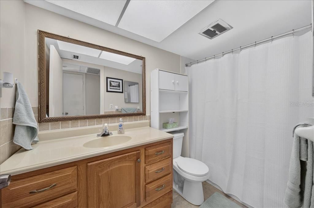 For Sale: $69,900 (1 beds, 1 baths, 705 Square Feet)