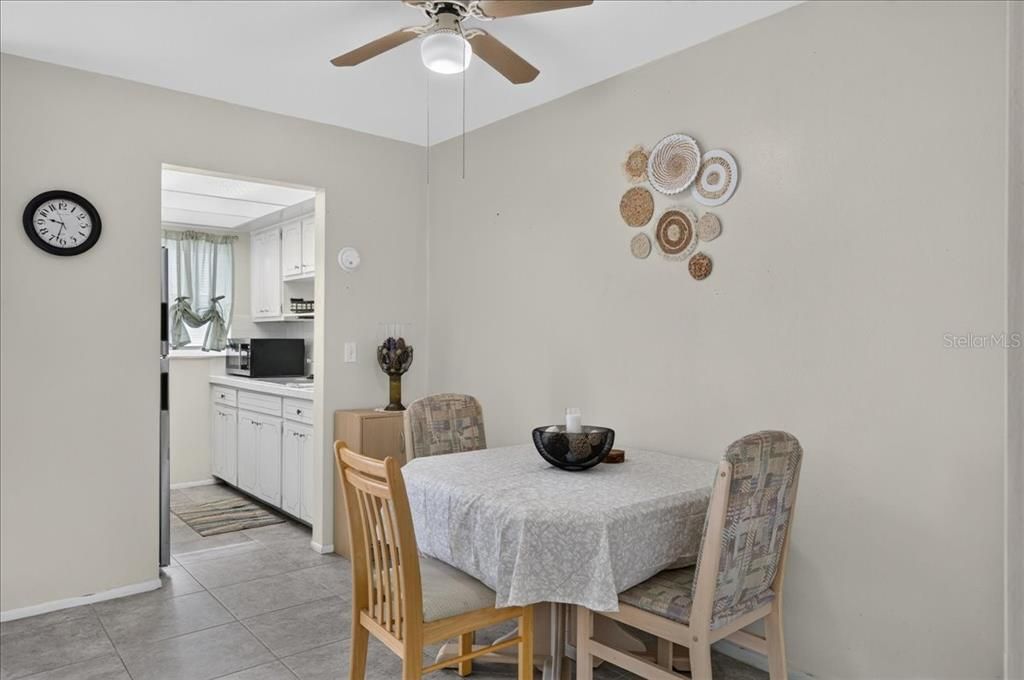 For Sale: $69,900 (1 beds, 1 baths, 705 Square Feet)
