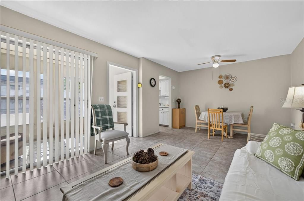 For Sale: $69,900 (1 beds, 1 baths, 705 Square Feet)