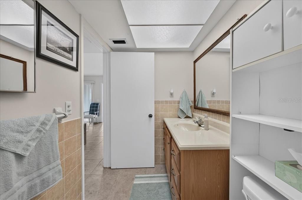 For Sale: $69,900 (1 beds, 1 baths, 705 Square Feet)