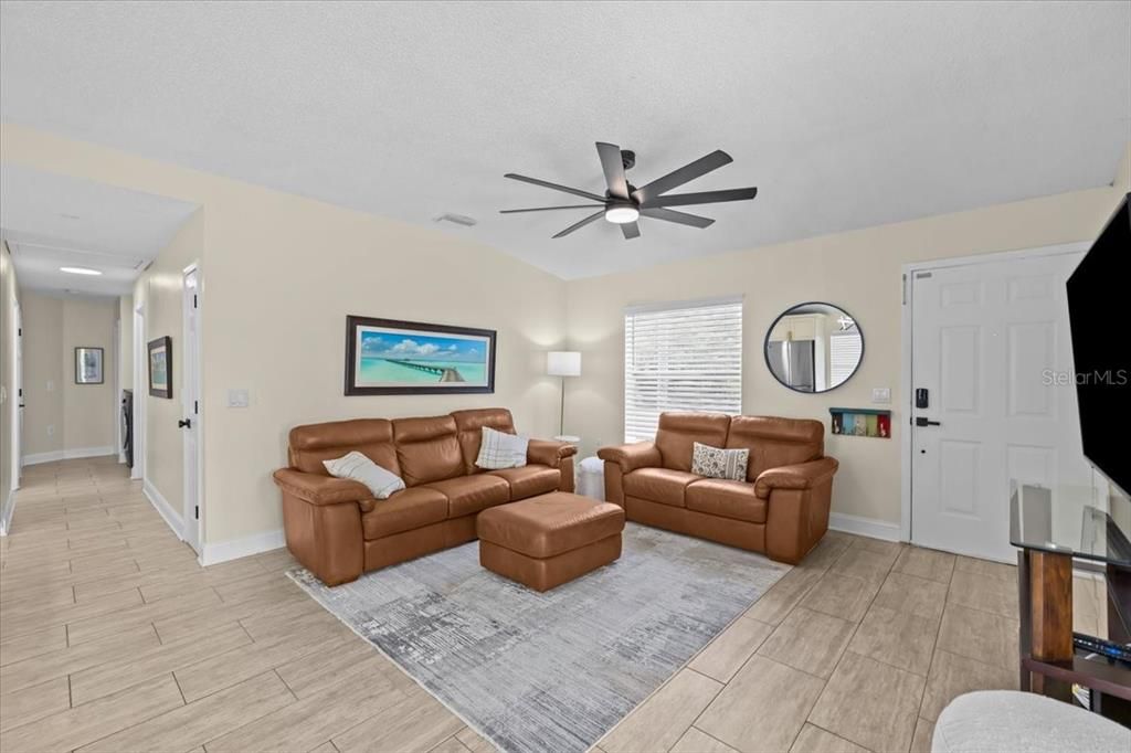For Sale: $539,000 (3 beds, 3 baths, 1517 Square Feet)
