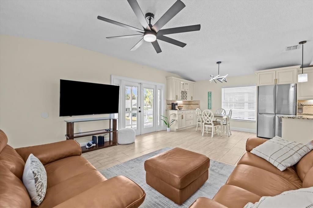 For Sale: $539,000 (3 beds, 3 baths, 1517 Square Feet)