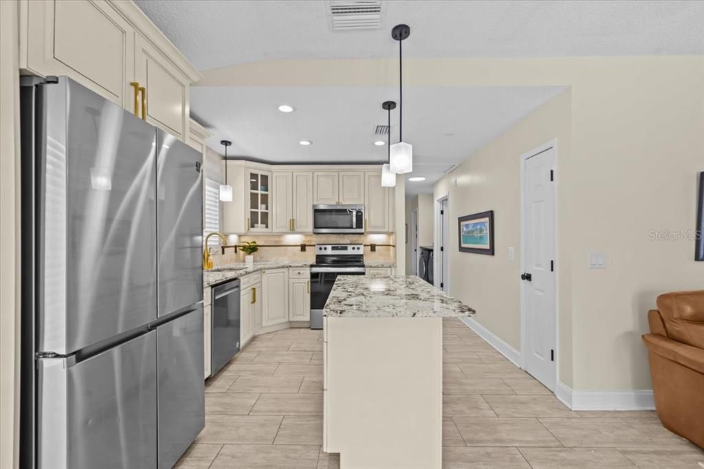 For Sale: $539,000 (3 beds, 3 baths, 1517 Square Feet)