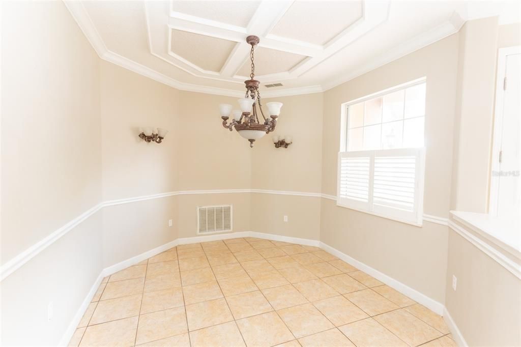 For Rent: $3,600 (4 beds, 2 baths, 2500 Square Feet)