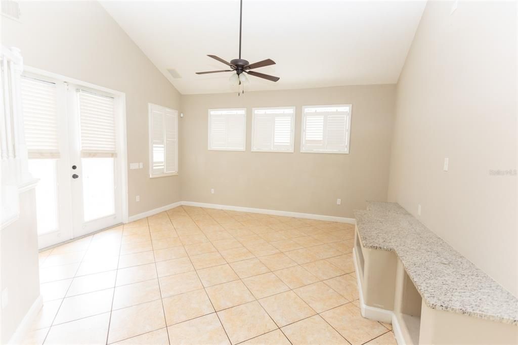 For Rent: $3,600 (4 beds, 2 baths, 2500 Square Feet)