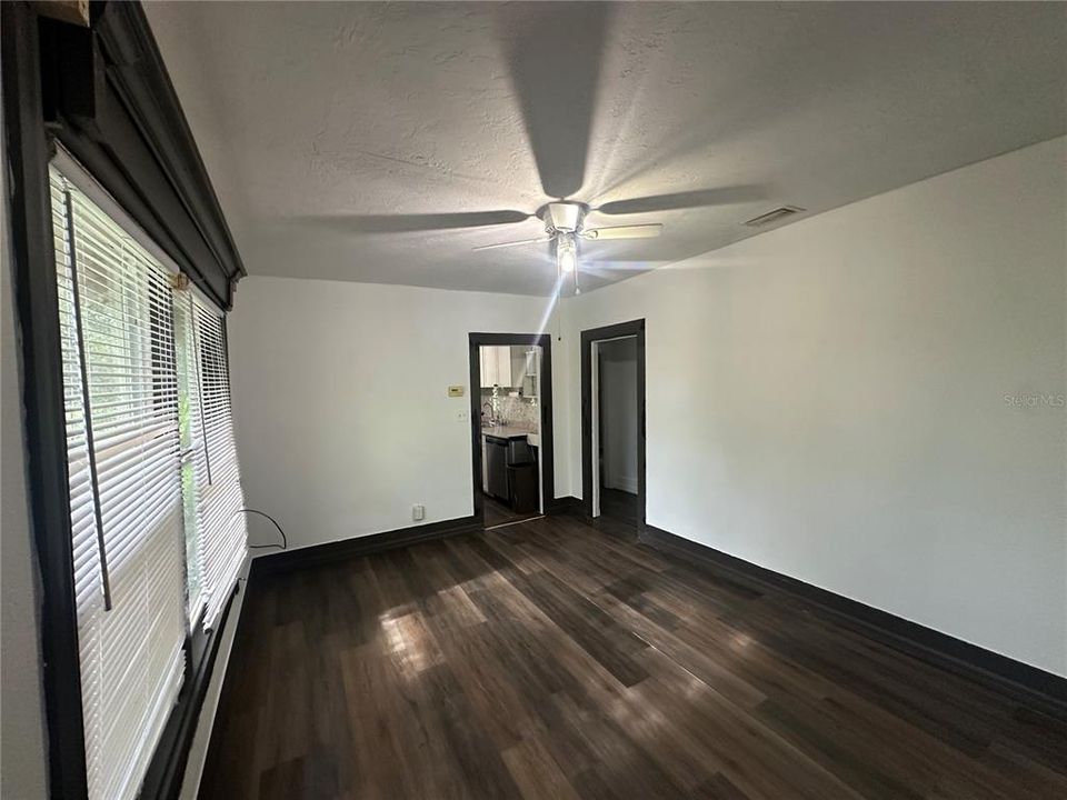 En Renta: $1,395 (3 camas, 1 baños, 1000 Pies cuadrados)