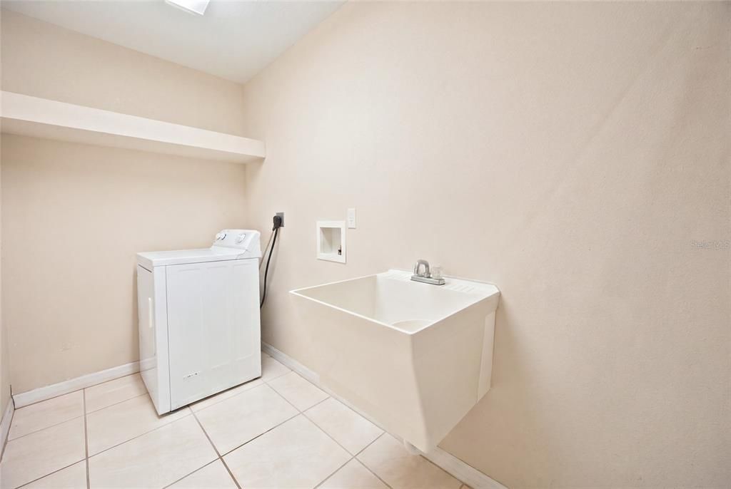 For Sale: $549,999 (3 beds, 2 baths, 2172 Square Feet)