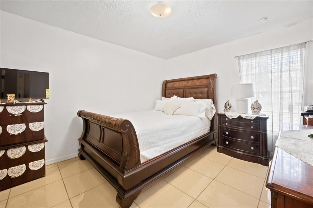 For Sale: $549,999 (3 beds, 2 baths, 2172 Square Feet)