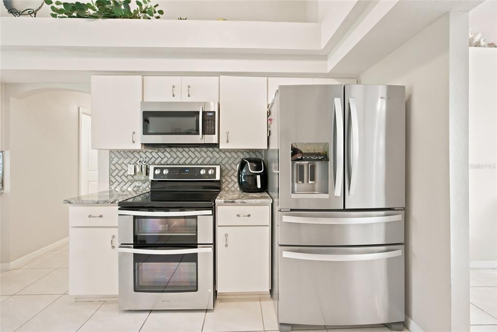 For Sale: $549,999 (3 beds, 2 baths, 2172 Square Feet)