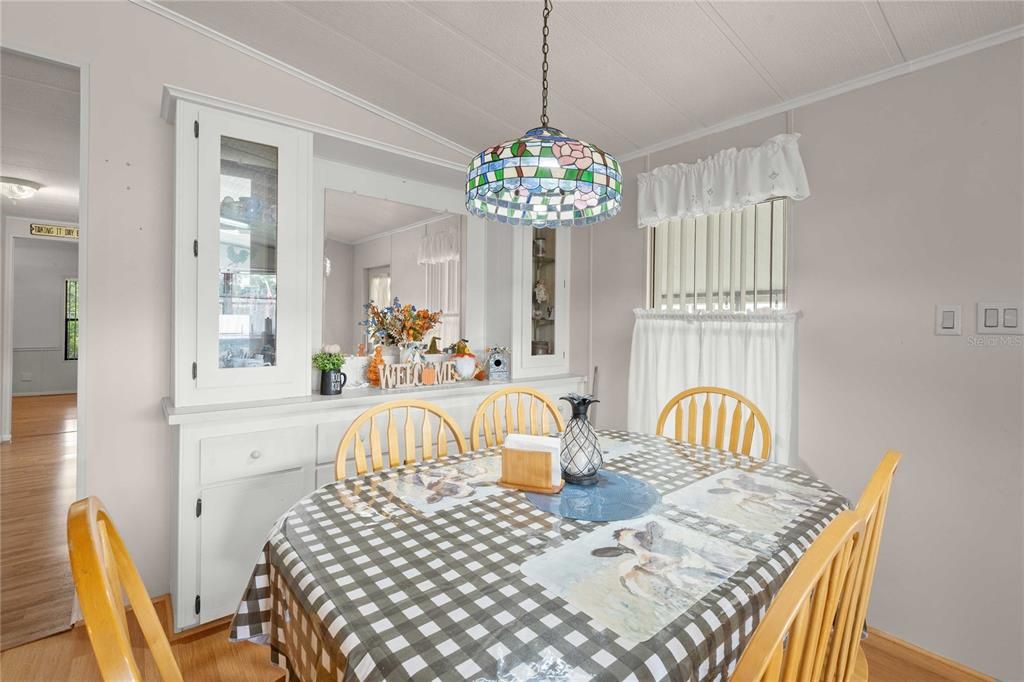 For Sale: $159,900 (2 beds, 2 baths, 1248 Square Feet)